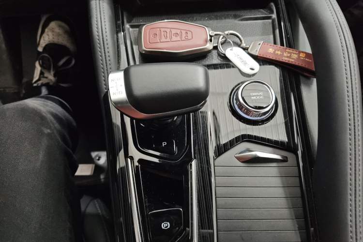 Used Geely Auto Monjaro L 2022 1.5T Thunder Hi·F Plug-in Hybrid Super Rui Gear Lever