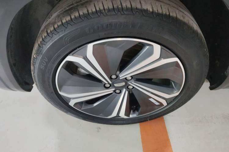 Used Geely Auto Monjaro L 2022 1.5T Thunder Hi·F Plug-in Hybrid Super Rui Left Front Wheel Hub