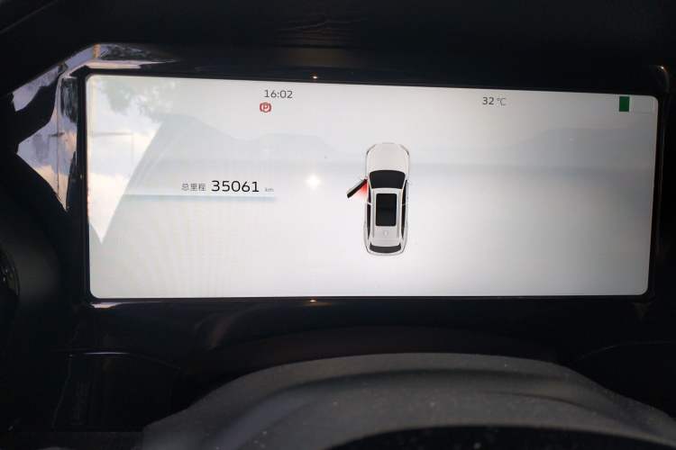 Used Geely Auto Monjaro L 2022 1.5T Leishen Hi·F Plug-in Hybrid Super Xun Odometer Close Up