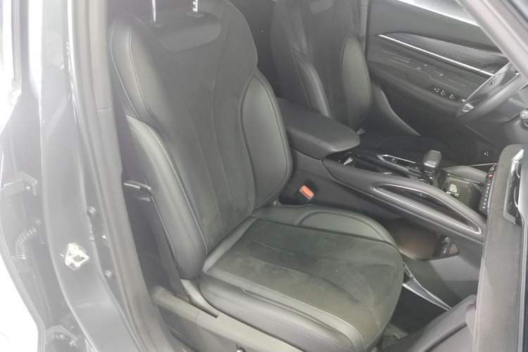 Used Geely Auto Monjaro L 2022 1.5T Thunder Hi·F Plug-in Hybrid Super Rui Right Front Seat