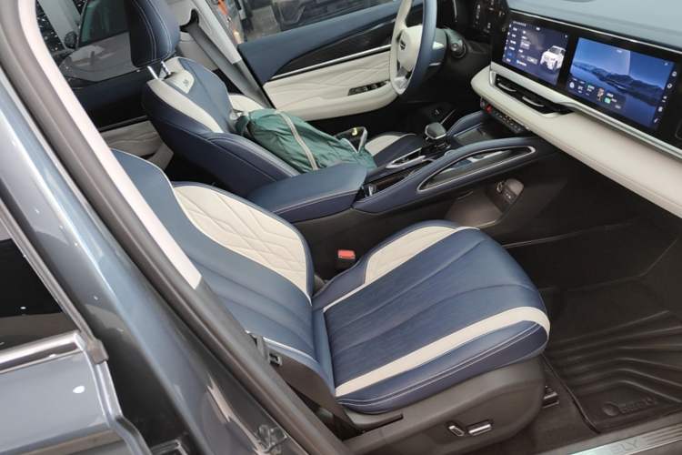 Used Geely Auto Monjaro L 2022 1.5T Leishen Hi·F Plug-in Hybrid Super Xun Right Front Seat