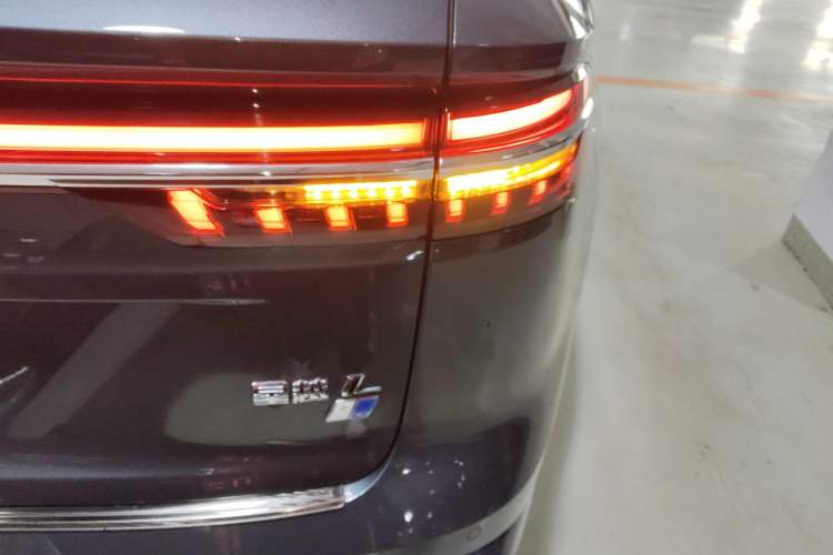 Used Geely Auto Monjaro L 2022 1.5T Thunder Hi·F Plug-in Hybrid Super Rui Right Rear Taillight