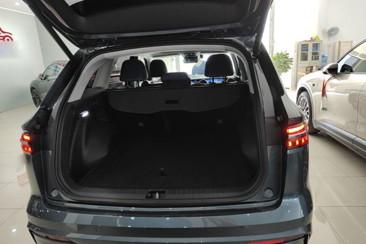 Used Geely Auto Monjaro L 2022 1.5T Leishen Hi·F Plug-in Hybrid Super Xun Trunk