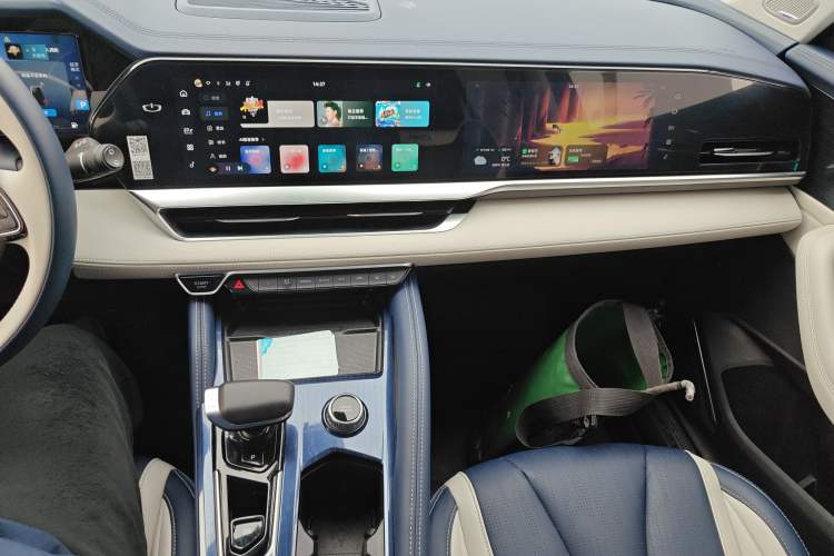 Used Geely Auto Monjaro L 2022 1.5T Thunder Hi·F Plug-in Hybrid Super Rui Audio And AC Panel