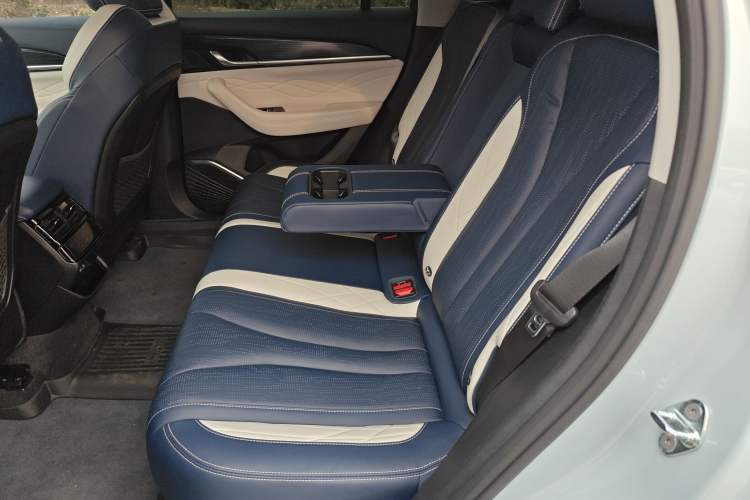 Used Geely Auto Monjaro L 2022 1.5T Thunder Hi·F Plug-in Hybrid Super Rui Left Rear Seat