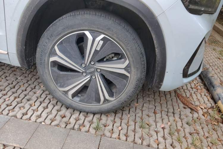 Used Geely Auto Monjaro L 2022 1.5T Leishen Hi·F Plug-in Hybrid Super Xun Right Front Wheel Hub
