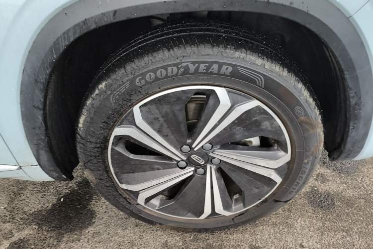 Used Geely Auto Monjaro L 2022 1.5T Thunder Hi·F Plug-in Hybrid Super Rui Right Front Wheel Hub