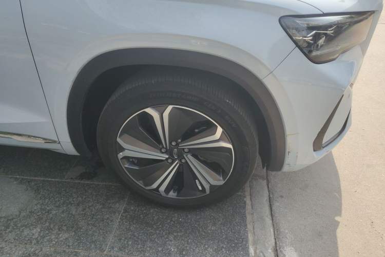 Used Geely Auto Monjaro L 2022 1.5T Thunder Hi·F Plug-in Hybrid Super Rui Right Front Wheel Hub