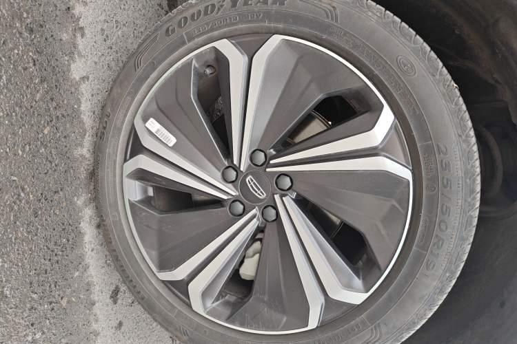 Used Geely Auto Monjaro L 2022 1.5T Thunder Hi·F Plug-in Hybrid Super Rui Right Front Wheel Hub