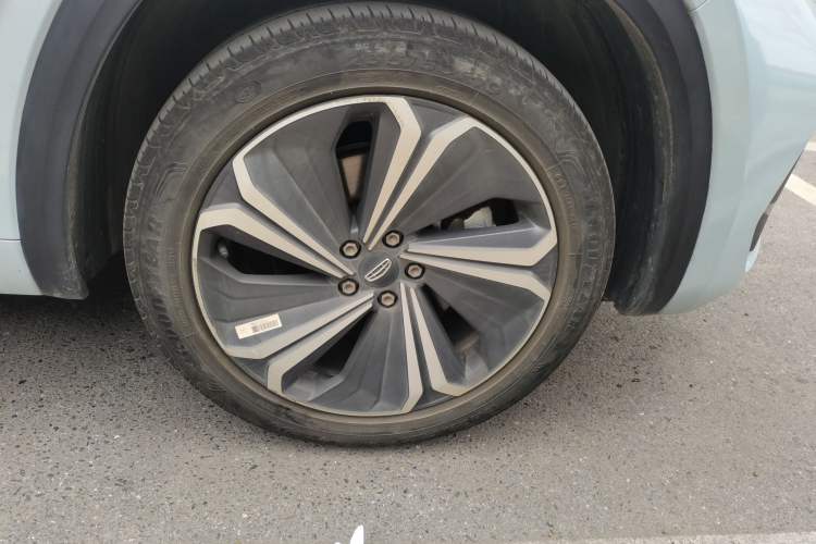 Used Geely Auto Monjaro L 2022 1.5T Thunder Hi·F Plug-in Hybrid Super Rui Right Front Wheel Hub