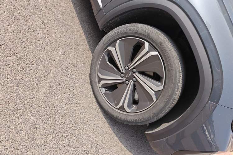 Used Geely Auto Monjaro L 2022 1.5T Thunder Hi·F Plug-in Hybrid Super Rui Right Front Wheel Hub