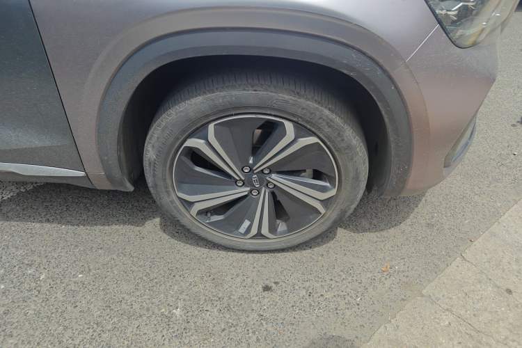 Used Geely Auto Monjaro L 2022 1.5T Leishen Hi·F Plug-in Hybrid Super Xun Right Front Wheel Hub