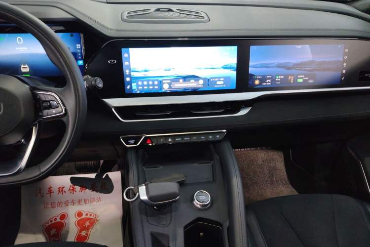 Used Geely Auto Monjaro L 2022 1.5T Thunder Hi·F Plug-in Hybrid Super Rui Audio And AC Panel