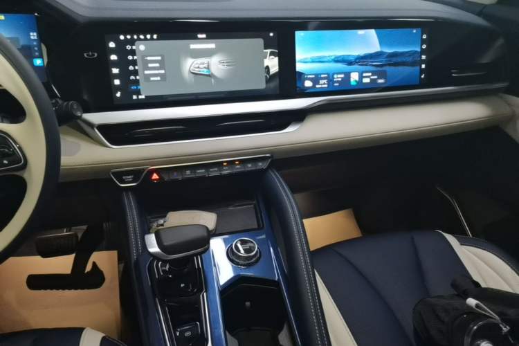 Used Geely Auto Monjaro L 2022 1.5T Leishen Hi·F Plug-in Hybrid Super Xun Audio And AC Panel