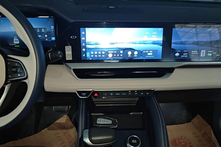 Used Geely Auto Monjaro L 2022 1.5T Leishen Hi·F Plug-in Hybrid Super Xun Audio And AC Panel