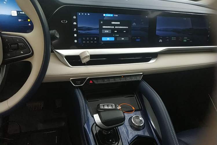 Used Geely Auto Monjaro L 2022 1.5T Leishen Hi·F Plug-in Hybrid Super Xun Audio And AC Panel