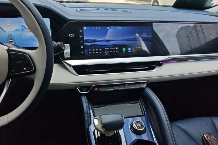 Used Geely Auto Monjaro L 2022 1.5T Leishen Hi·F Plug-in Hybrid Super Xun Audio And AC Panel