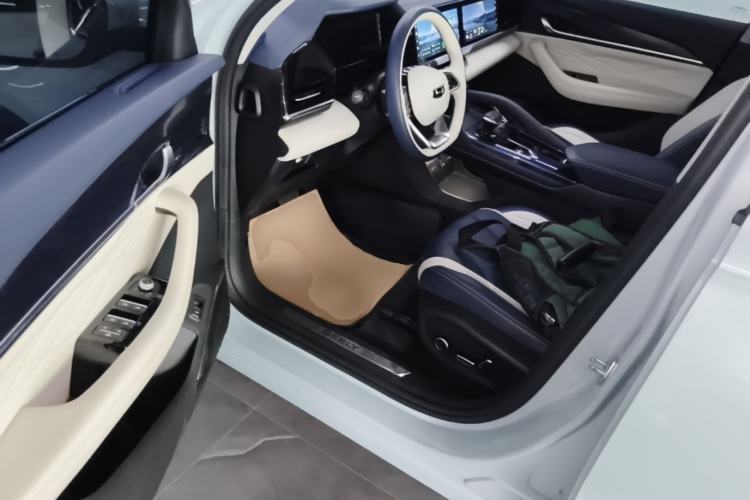 Used Geely Auto Monjaro L 2022 1.5T Leishen Hi·F Plug-in Hybrid Super Xun Driver Seat