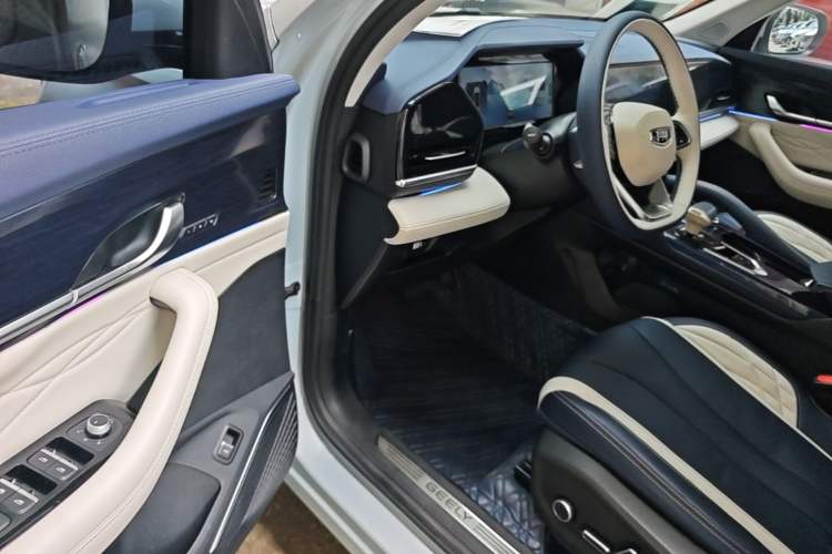 Used Geely Auto Monjaro L 2022 1.5T Leishen Hi·F Plug-in Hybrid Super Xun Driver Seat