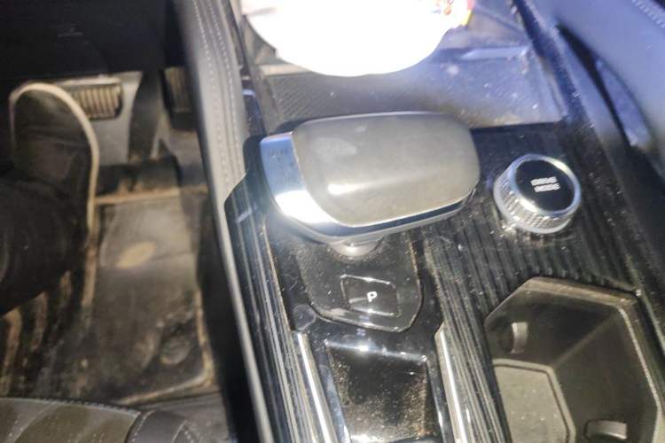 Used Geely Auto Monjaro L 2022 1.5T Thunder Hi·F Plug-in Hybrid Super Rui Gear Lever