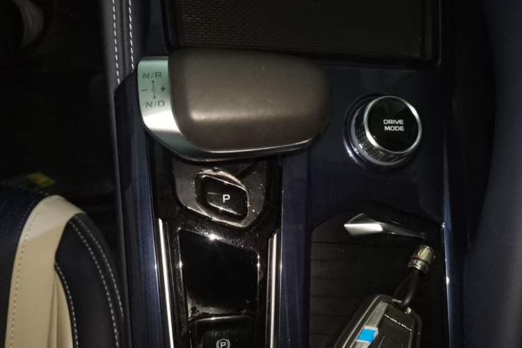 Used Geely Auto Monjaro L 2022 1.5T Thunder Hi·F Plug-in Hybrid Super Rui Gear Lever