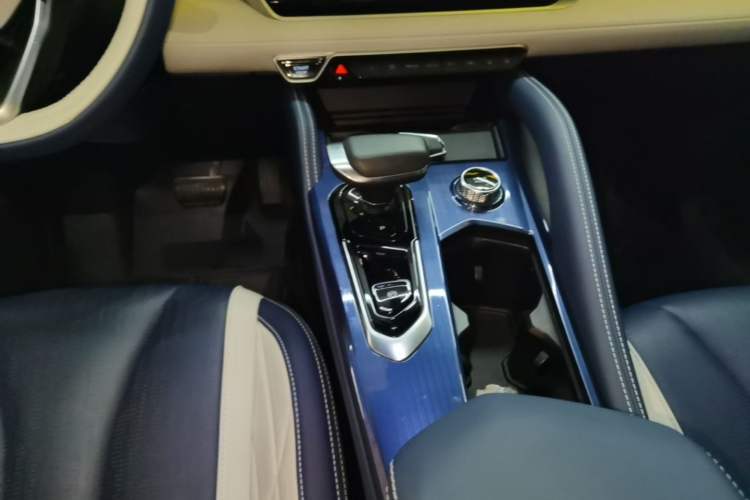 Used Geely Auto Monjaro L 2022 1.5T Thunder Hi·F Plug-in Hybrid Super Rui Gear Lever