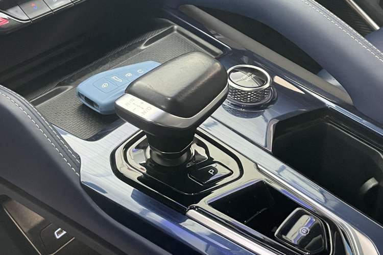 Used Geely Auto Monjaro L 2022 1.5T Thunder Hi·F Plug-in Hybrid Super Rui Gear Lever