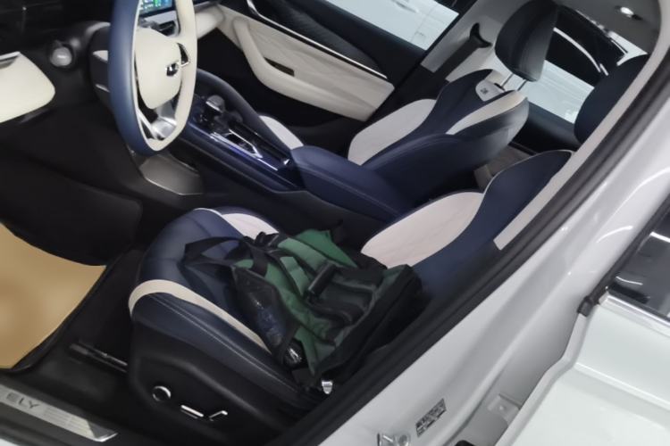 Used Geely Auto Monjaro L 2022 1.5T Leishen Hi·F Plug-in Hybrid Super Xun Left Front Seat
