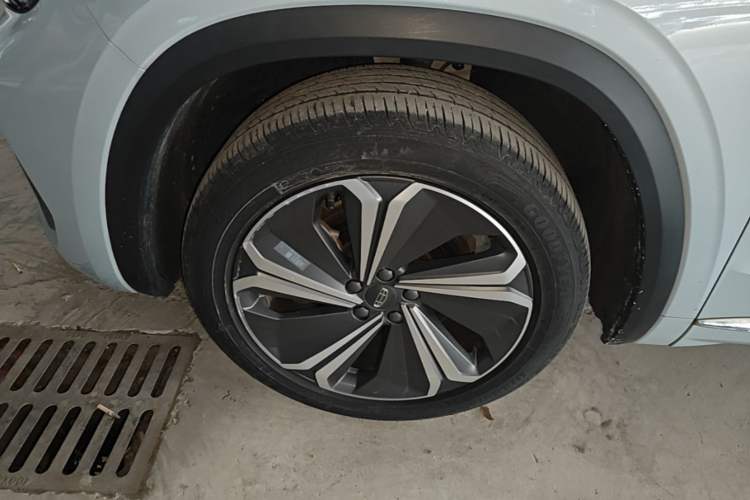 Used Geely Auto Monjaro L 2022 1.5T Leishen Hi·F Plug-in Hybrid Super Xun Left Front Wheel Hub