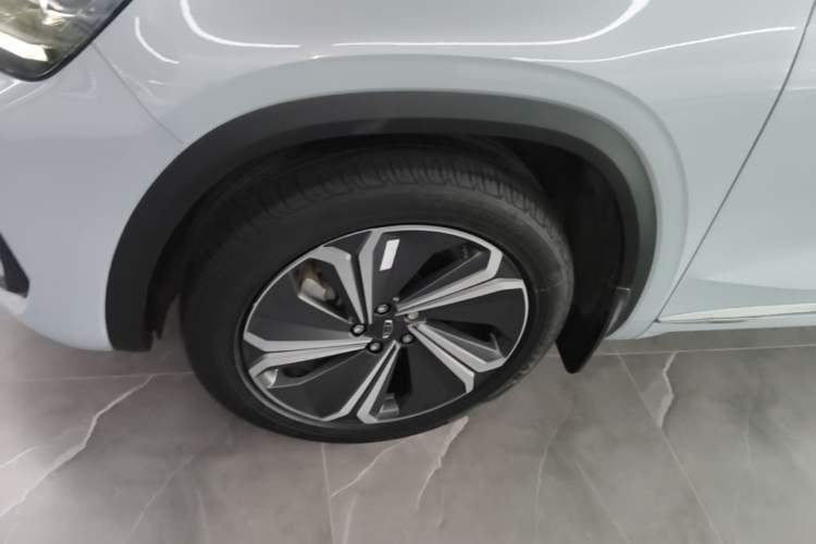 Used Geely Auto Monjaro L 2022 1.5T Leishen Hi·F Plug-in Hybrid Super Xun Left Front Wheel Hub