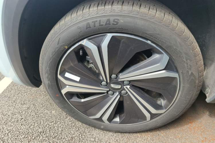 Used Geely Auto Monjaro L 2022 1.5T Thunder Hi·F Plug-in Hybrid Super Rui Left Front Wheel Hub