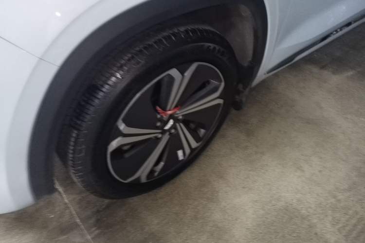 Used Geely Auto Monjaro L 2022 1.5T Thunder Hi·F Plug-in Hybrid Super Rui Left Front Wheel Hub