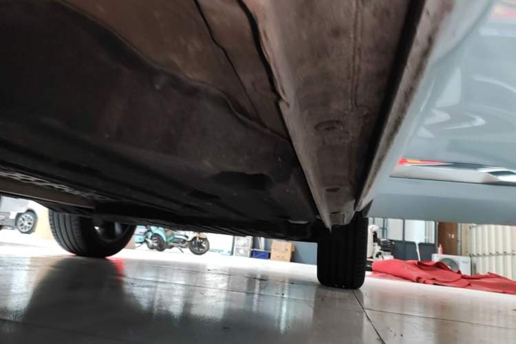 Used Geely Auto Monjaro L 2022 1.5T Leishen Hi·F Plug-in Hybrid Super Xun Left Side Sill