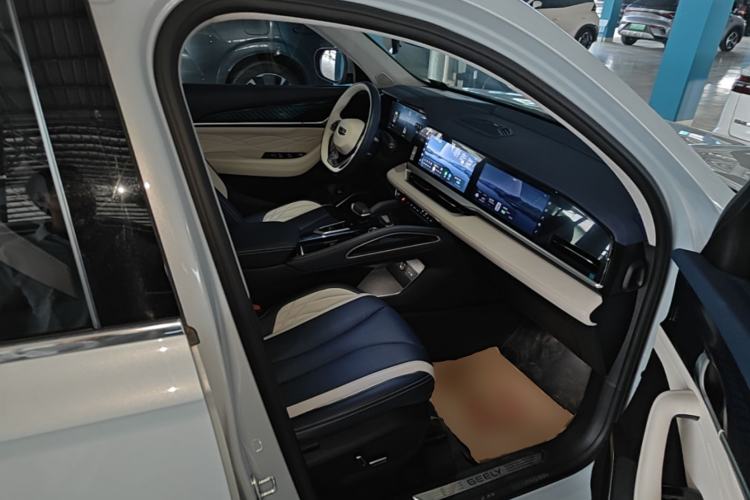 Used Geely Auto Monjaro L 2022 1.5T Leishen Hi·F Plug-in Hybrid Super Xun Right Front Seat