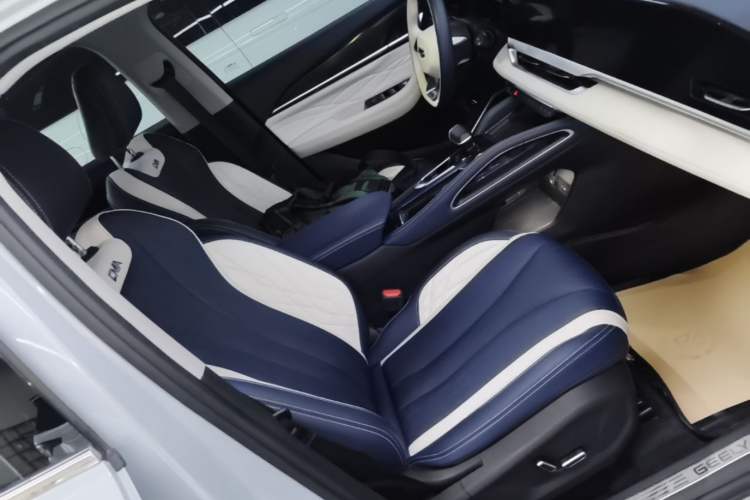 Used Geely Auto Monjaro L 2022 1.5T Leishen Hi·F Plug-in Hybrid Super Xun Right Front Seat