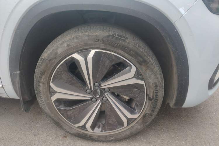 Used Geely Auto Monjaro L 2022 1.5T Thunder Hi·F Plug-in Hybrid Super Rui Right Front Wheel Hub