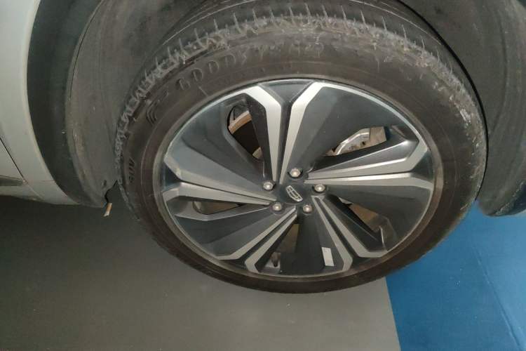 Used Geely Auto Monjaro L 2022 1.5T Thunder Hi·F Plug-in Hybrid Super Rui Right Front Wheel Hub