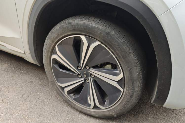 Used Geely Auto Monjaro L 2022 1.5T Leishen Hi·F Plug-in Hybrid Super Xun Right Front Wheel Hub
