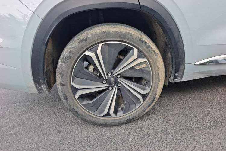 Used Geely Auto Monjaro L 2022 1.5T Thunder Hi·F Plug-in Hybrid Super Rui Right Rear Wheel Hub