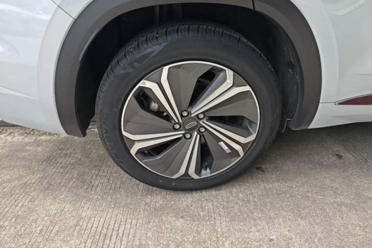 Used Geely Auto Monjaro L 2022 1.5T Leishen Hi·F Plug-in Hybrid Super Xun Right Rear Wheel Hub