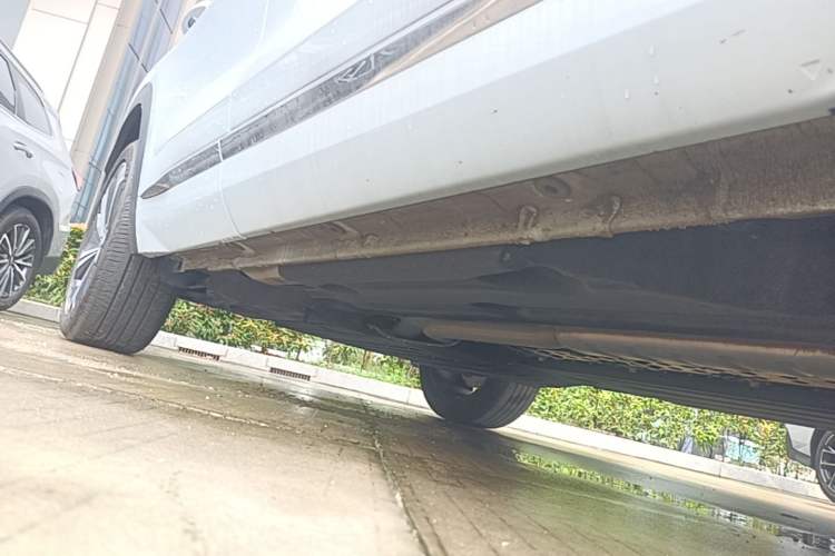 Used Geely Auto Monjaro L 2022 1.5T Thunder Hi·F Plug-in Hybrid Super Rui Right Side Sill