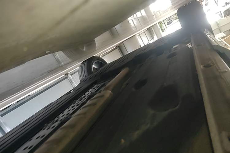 Used Geely Auto Monjaro L 2022 1.5T Leishen Hi·F Plug-in Hybrid Super Xun Right Side Sill