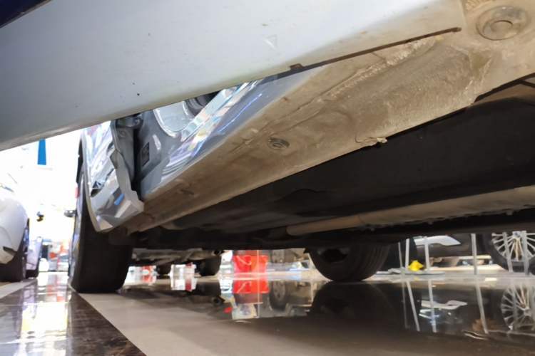 Used Geely Auto Monjaro L 2022 1.5T Leishen Hi·F Plug-in Hybrid Super Xun Right Side Sill