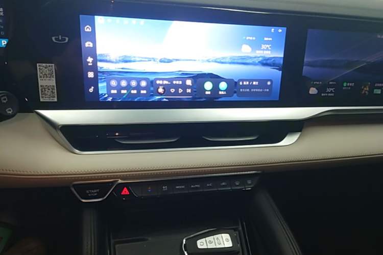 Used Geely Auto Monjaro L 2023 2.0TD High-Power Automatic Two-Wheel Drive Flagship Version Audio And AC Panel