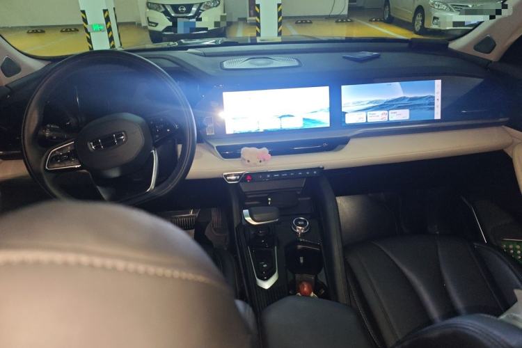 Used Geely Auto Monjaro L 2023 2.0TD High-Power Automatic Two-Wheel Drive Flagship Version Center Console
