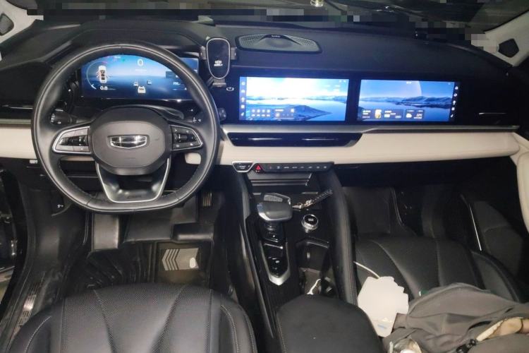 Used Geely Auto Monjaro L 2023 2.0TD High-Power Automatic Two-Wheel Drive Flagship Version Center Console