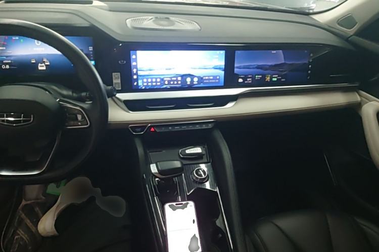 Used Geely Auto Monjaro L 2023 2.0TD High-Power Automatic Two-Wheel Drive Flagship Version Center Console
