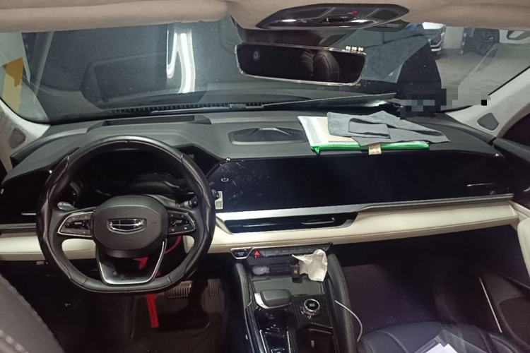 Used Geely Auto Monjaro L 2023 2.0TD High-Power Automatic Two-Wheel Drive Flagship Version Center Console