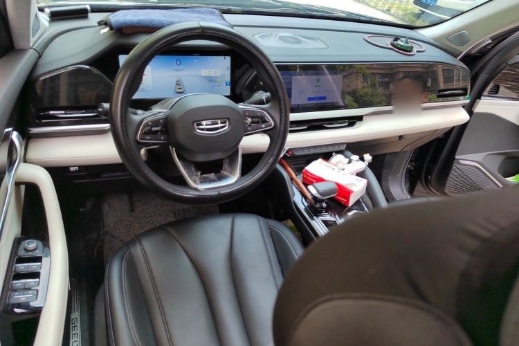 Used Geely Auto Monjaro L 2023 2.0TD High-Power Automatic Two-Wheel Drive Flagship Version Center Console
