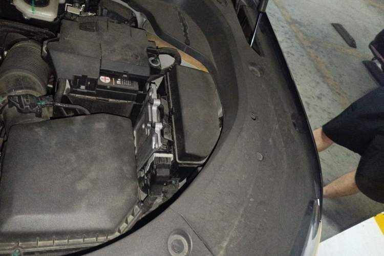 Used Geely Auto Monjaro L 2023 2.0TD High-Power Automatic Two-Wheel Drive Flagship Version Engine Bay Left